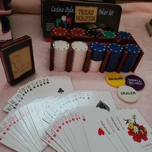 Casino style poker set